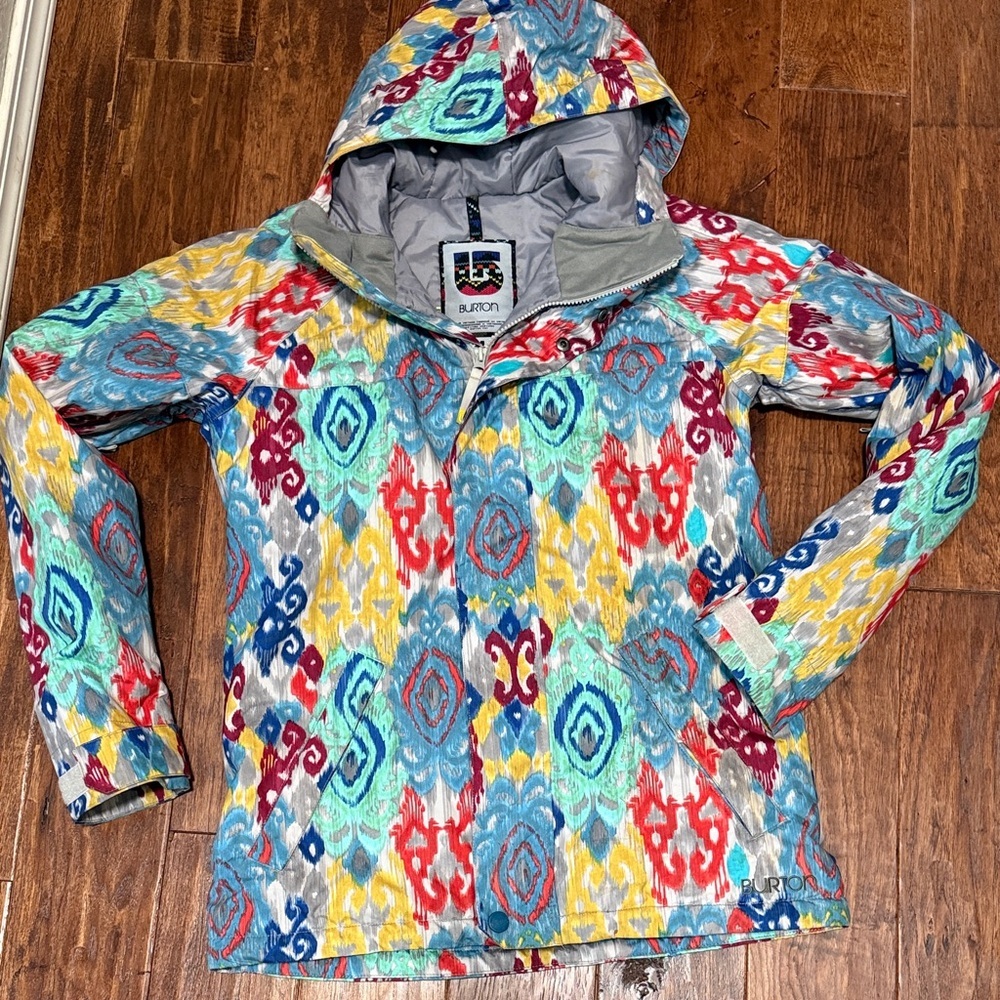 Burton Radiant snowboard jacket in the Kasbah multicolor colorway.  Sz m
